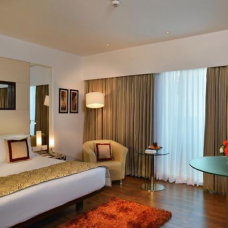 Majestic Court Sarovar Portico Navi Mumbai Zewnętrze zdjęcie