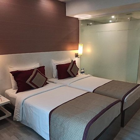 Majestic Court Sarovar Portico Navi Mumbai Zewnętrze zdjęcie
