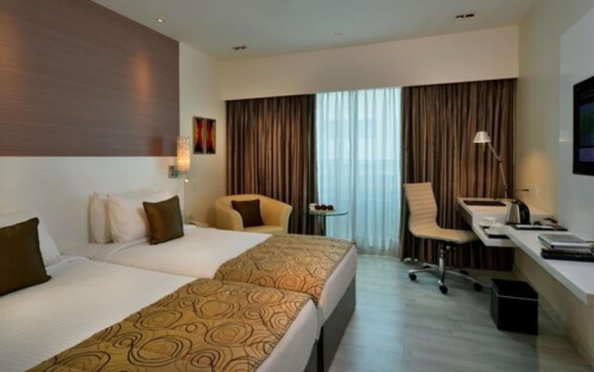 Majestic Court Sarovar Portico Navi Mumbai Zewnętrze zdjęcie
