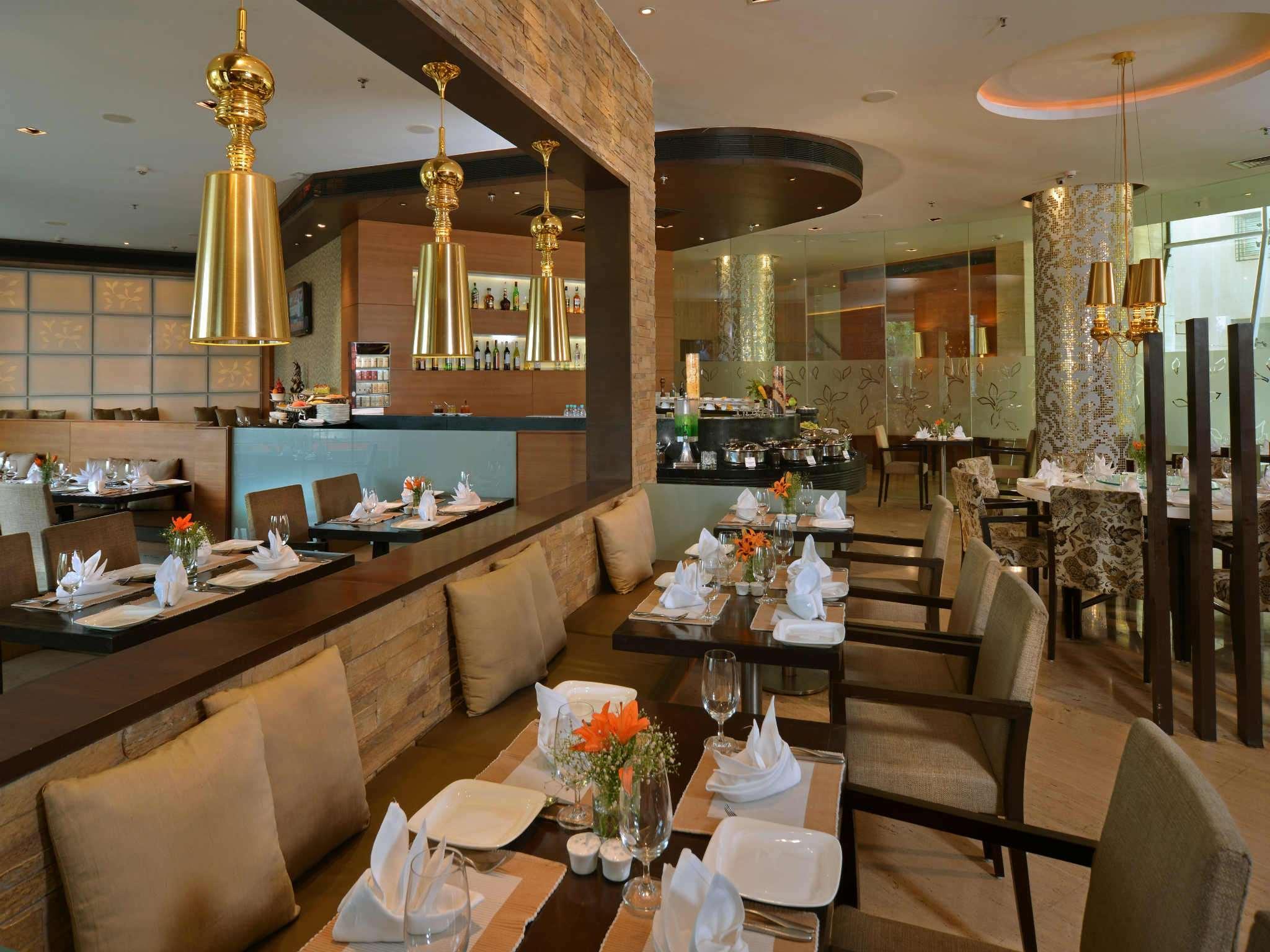 Majestic Court Sarovar Portico Navi Mumbai Zewnętrze zdjęcie