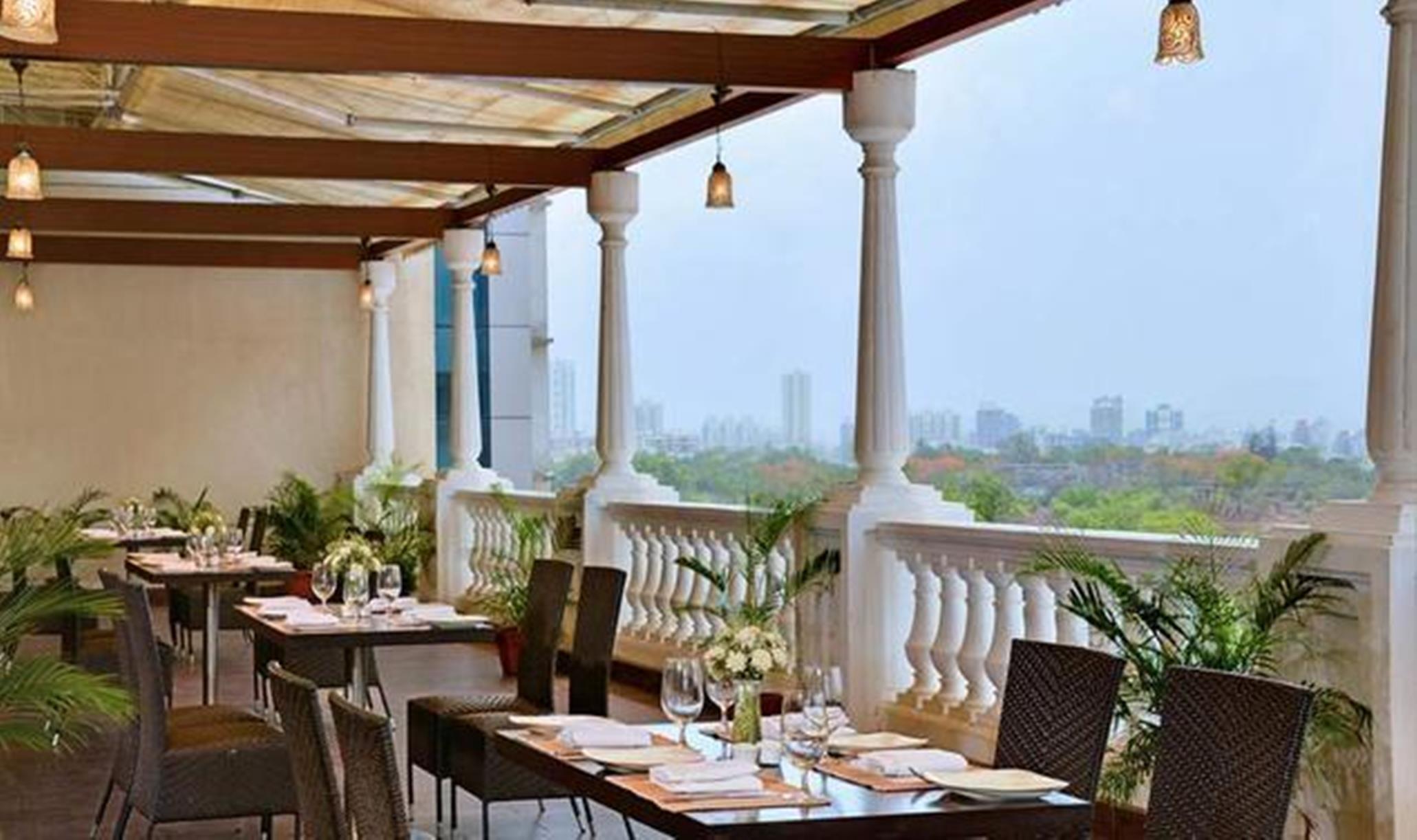 Majestic Court Sarovar Portico Navi Mumbai Zewnętrze zdjęcie