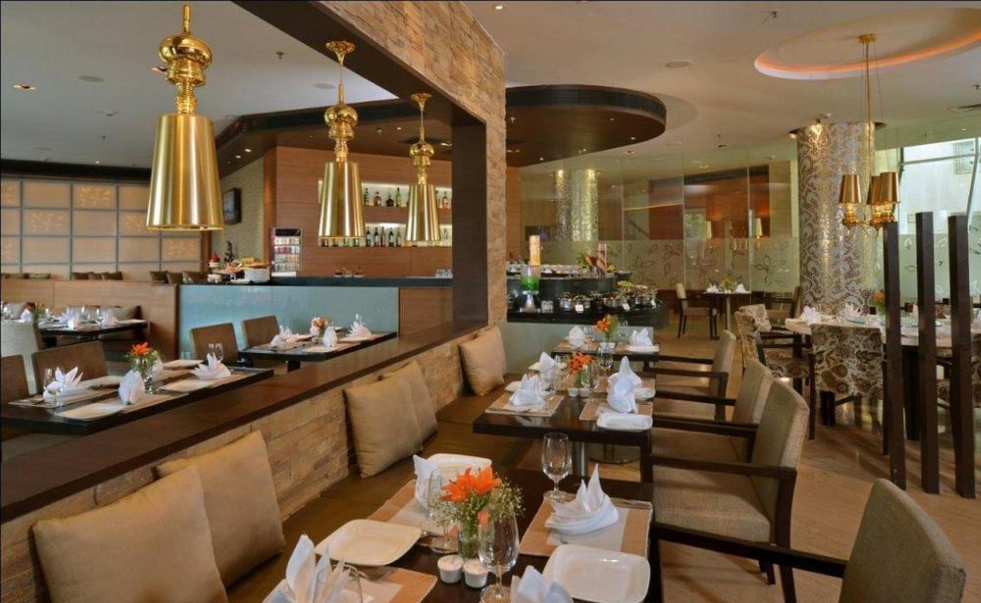 Majestic Court Sarovar Portico Navi Mumbai Zewnętrze zdjęcie
