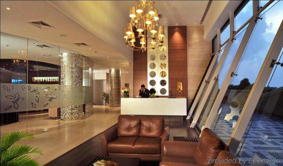 Majestic Court Sarovar Portico Navi Mumbai Zewnętrze zdjęcie