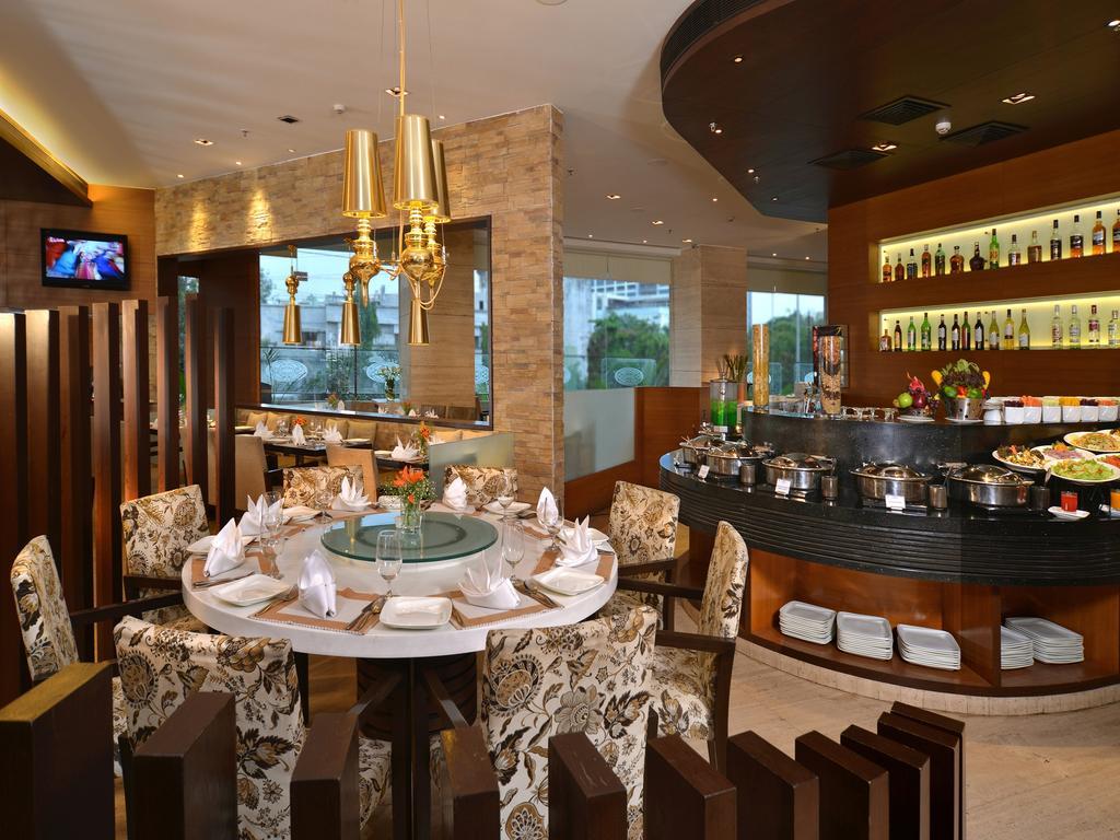 Majestic Court Sarovar Portico Navi Mumbai Zewnętrze zdjęcie