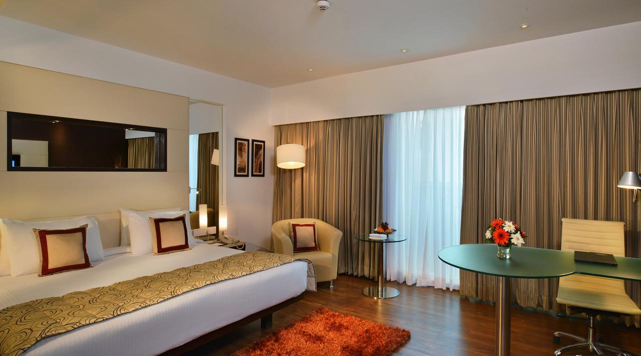 Majestic Court Sarovar Portico Navi Mumbai Zewnętrze zdjęcie
