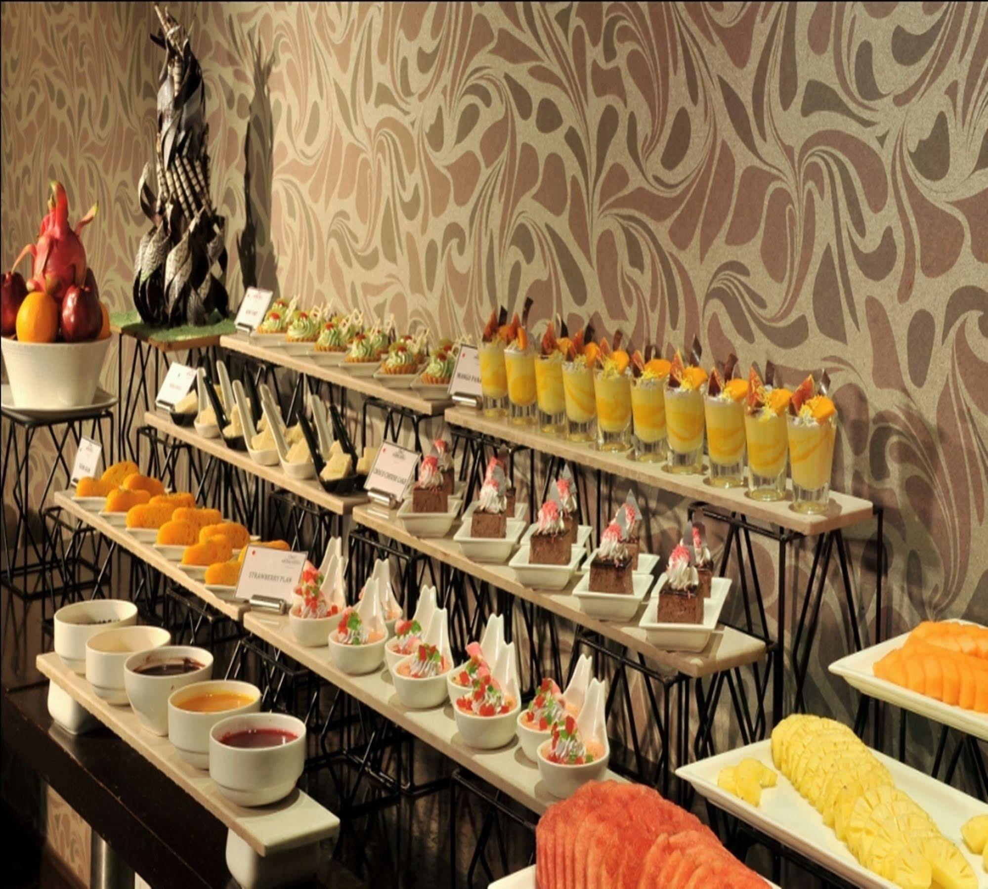 Majestic Court Sarovar Portico Navi Mumbai Zewnętrze zdjęcie