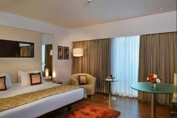 Majestic Court Sarovar Portico Navi Mumbai Zewnętrze zdjęcie